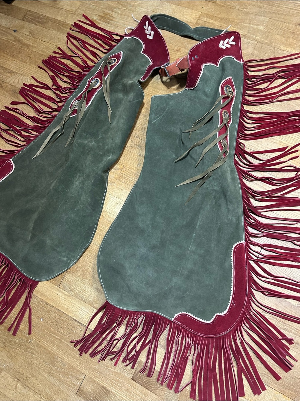 Vintage Leather Western Shotgun Chaps 🤠❤️